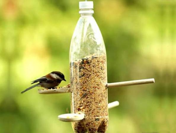 Bird feeder upcycled from plastic bottles