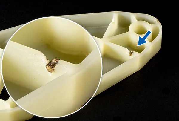 Burn mark defect on injection molded plastic products
