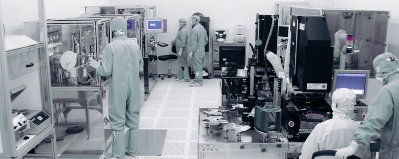 Anti-static application in cleanroom